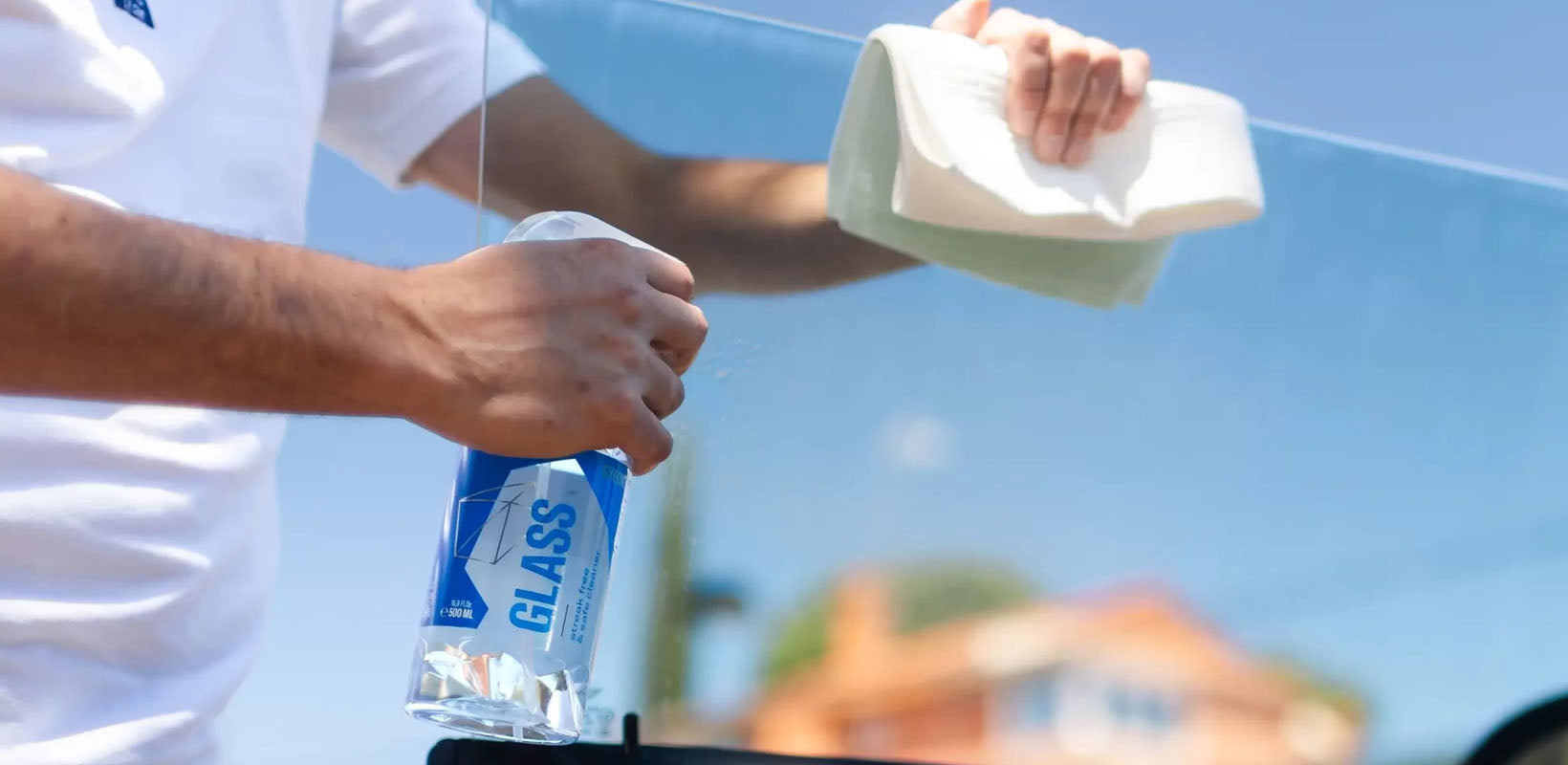 Rekomendasi Glass Cleaner Mobil yang Efektif dan Aman