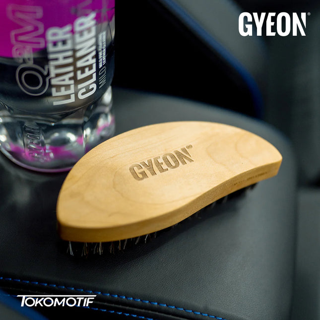 Gyeon Q2M Leather Brush - Sikat Kulit